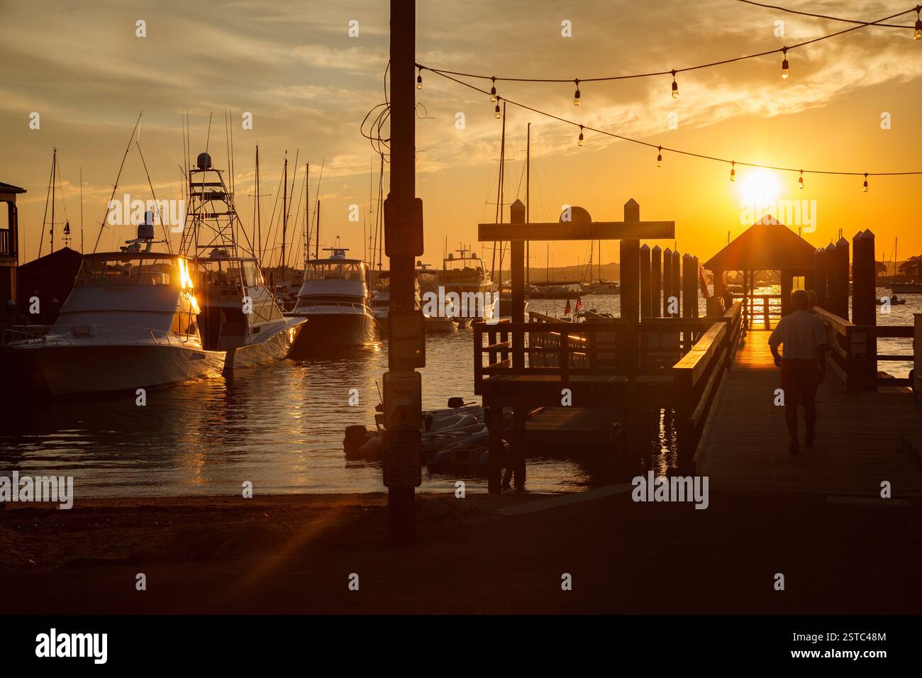 La marina Bowens Wharf au coucher du soleil, Newport, Rhode Island, États-Unis Banque D'Images