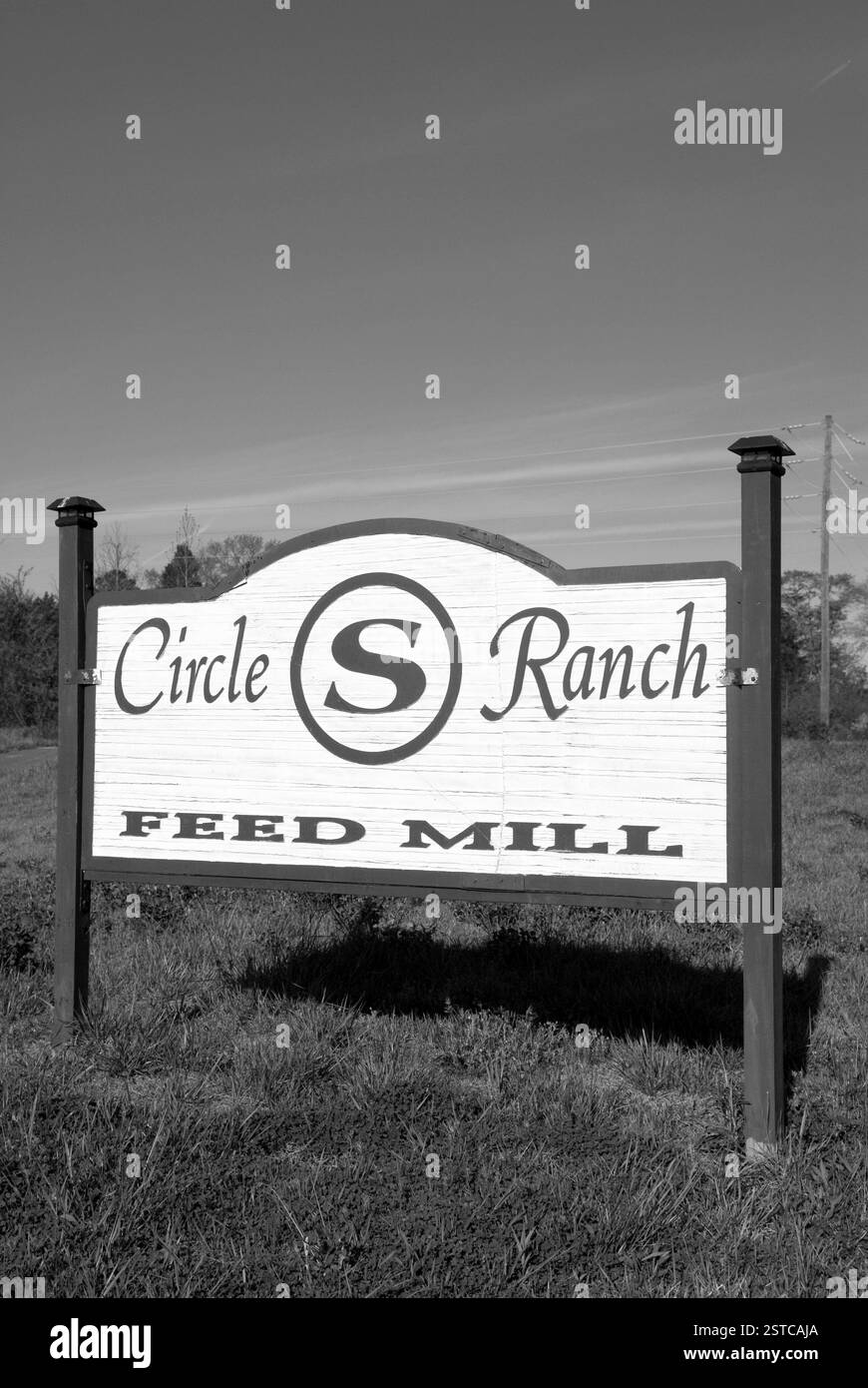 Panneau Circle S Ranch Feed Mill à Richburg, Caroline du Sud, États-Unis, symbole du patrimoine agricole de la région. Banque D'Images