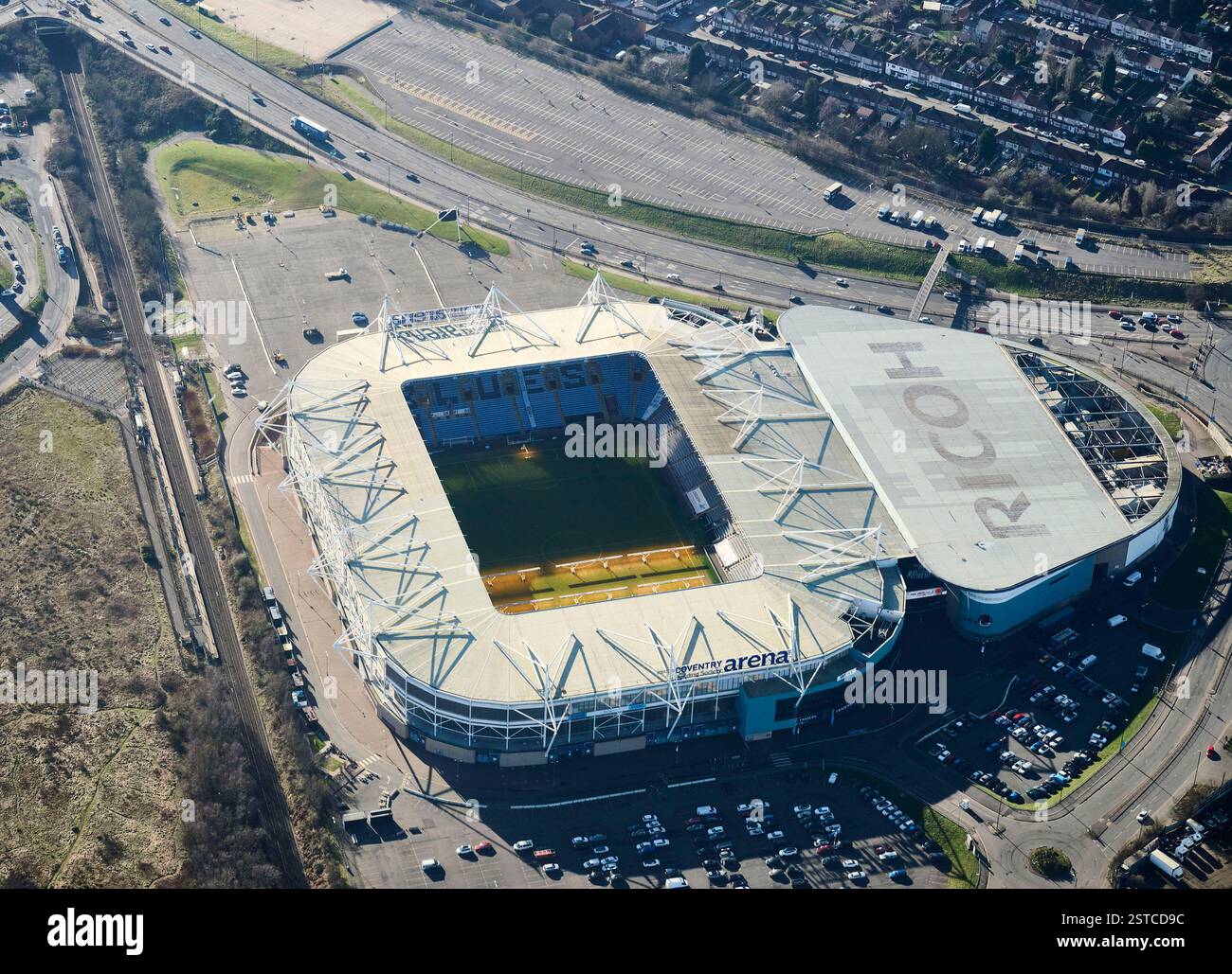 Un tir par drone de la Ricoh Arena à Coventry, domicile du Coventry City Football Club, West Midlands, Royaume-Uni Banque D'Images
