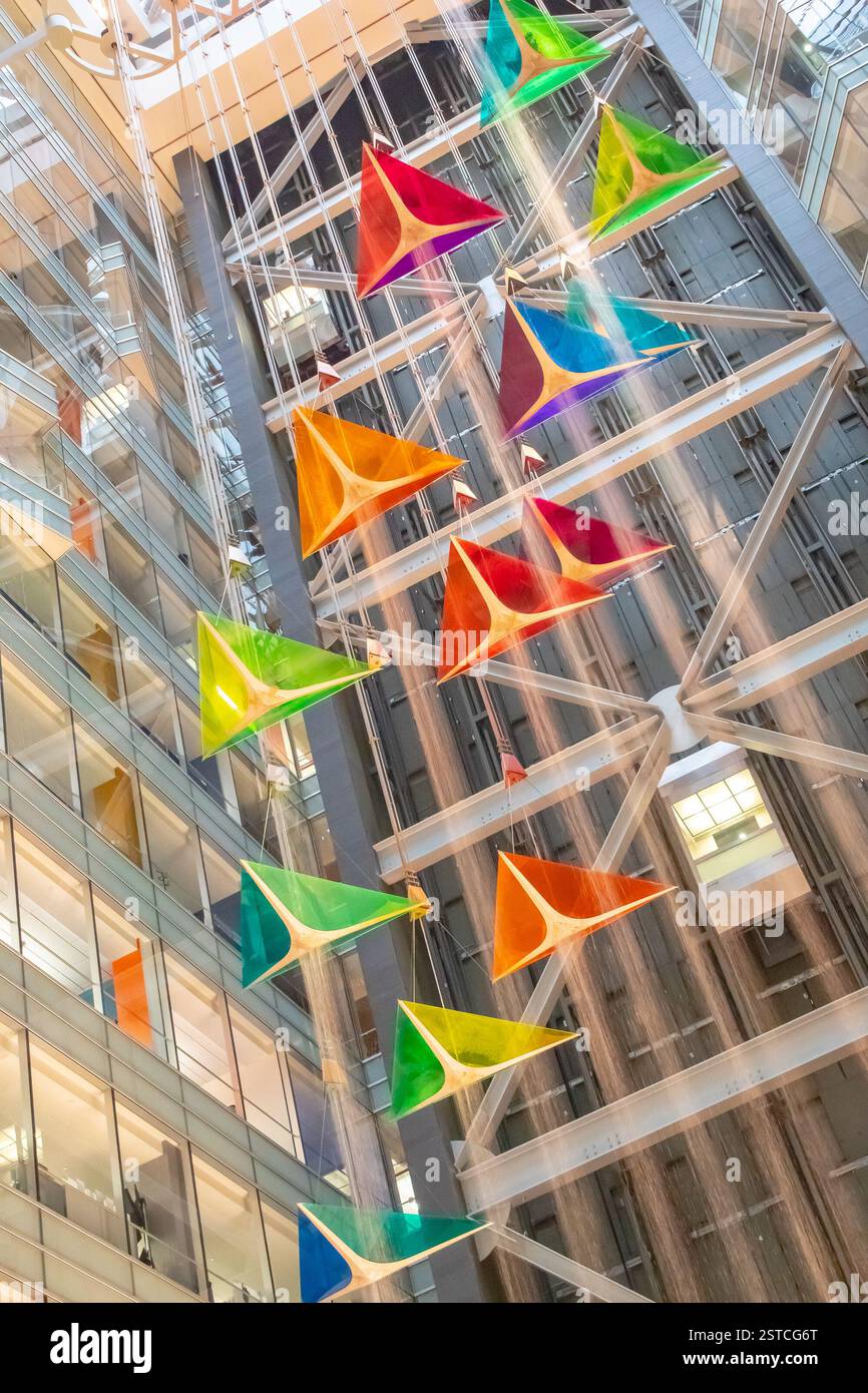 Un cerf-volant en verre Campus Martius Building et une sculpture en cascade. Photo prise à Detroit Michigan Banque D'Images