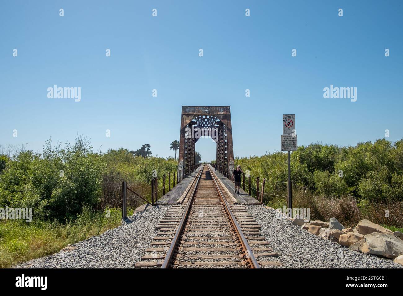 Malibu, Californie - 23 avril 2016 : pont ferroviaire de la rivière Ventura, Emma Wood State Beach, Pacific Coast Highway, Ventura, CALIFORNIE Banque D'Images