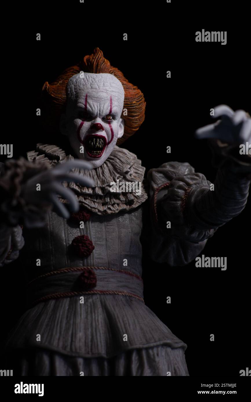 Krivoy Rog. Ukraine. Février 2024. Dancing Clown Pennywise Neca Banque D'Images