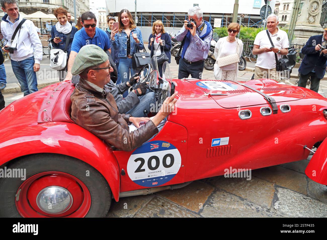 MILAN, ITALIE - 19 MAI 2018 : C'est l'Allard J2 sur le défilé rétro des mille Miglia Cars. Banque D'Images