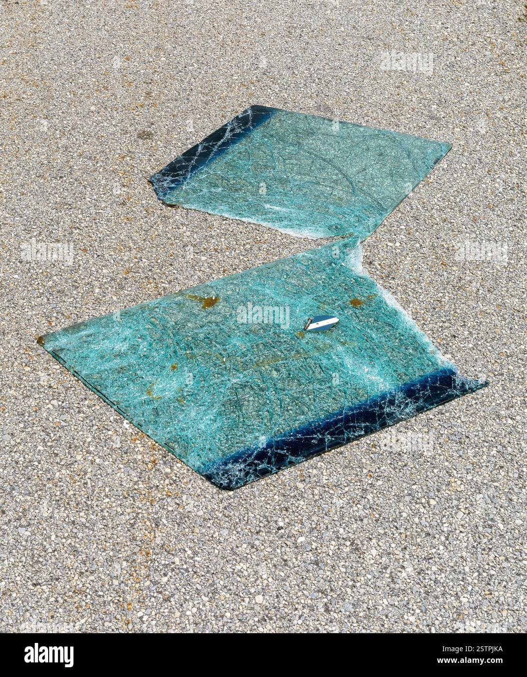 Vitre de voiture cassée Banque D'Images