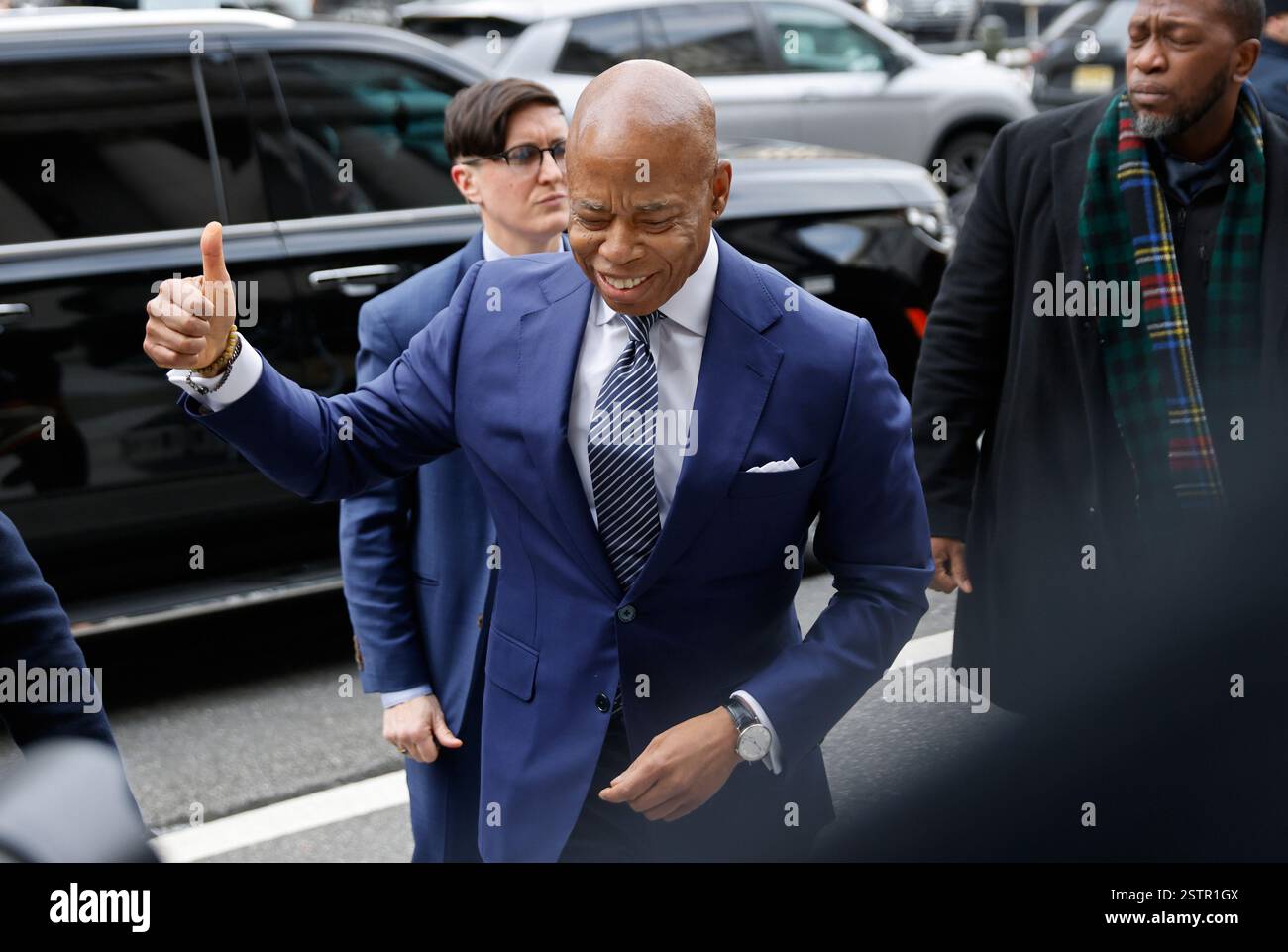 New York, États-Unis. 19 février 2025. Le maire de New York, Eric Adams, arrive à la Cour fédérale le mercredi 19 février 2025 à New York. Le juge fédéral Dale E. Ho envisagera de rejeter l'affaire de corruption contre Adams. Photo de Peter Foley/UPI crédit : UPI/Alamy Live News Banque D'Images