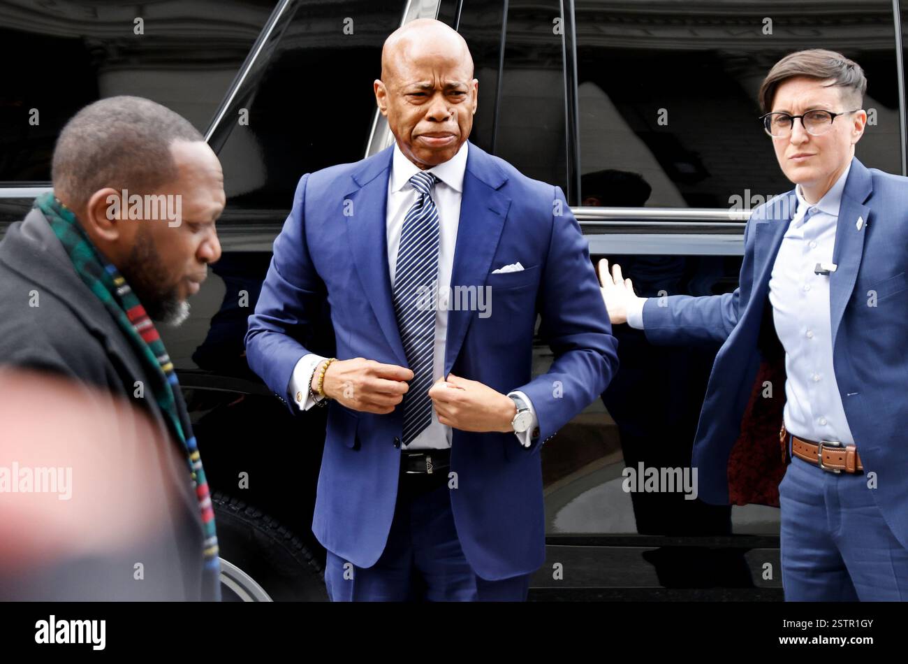 New York, États-Unis. 19 février 2025. Le maire de New York, Eric Adams, arrive à la Cour fédérale le mercredi 19 février 2025 à New York. Le juge fédéral Dale E. Ho envisagera de rejeter l'affaire de corruption contre Adams. Photo de Peter Foley/UPI crédit : UPI/Alamy Live News Banque D'Images