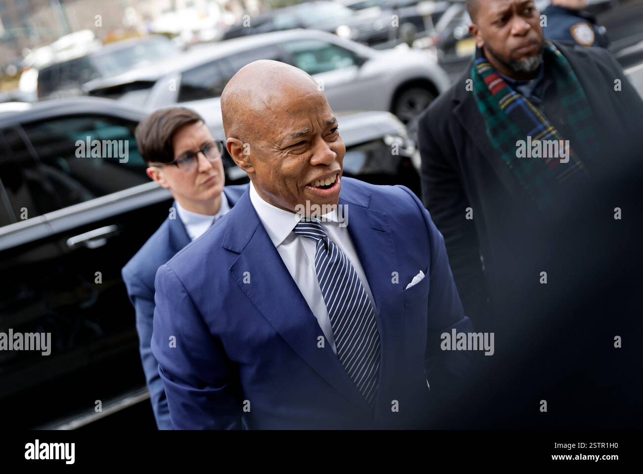 New York, États-Unis. 19 février 2025. Le maire de New York, Eric Adams, arrive à la Cour fédérale le mercredi 19 février 2025 à New York. Le juge fédéral Dale E. Ho envisagera de rejeter l'affaire de corruption contre Adams. Photo de Peter Foley/UPI crédit : UPI/Alamy Live News Banque D'Images
