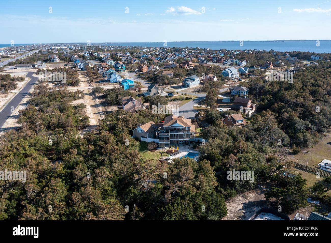 Vue aérienne des maisons de plage sur le côté Pamlico Sound de Nags Head Banque D'Images
