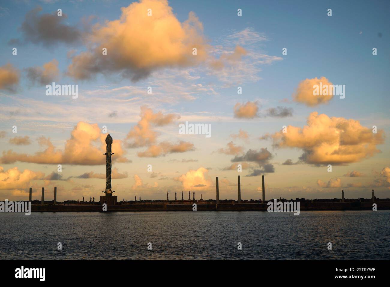 coucher de soleil surplombant le parc de sculptures brésil pernambuco Banque D'Images