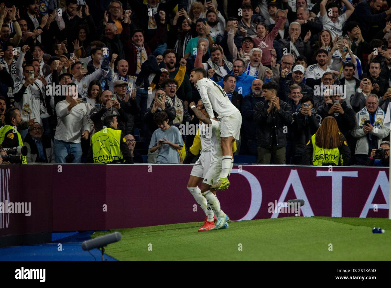 Madrid, Espagne. 19 février 2025. Match de deuxième manche en play-off de l'UEFA Champions League entre le Real Madrid et Manchester City au stade Santiago Bernabeu. Résultat final : Real Madrid 3:1 Manchester City crédit : D. Canales Carvajal/Alamy Live News Banque D'Images