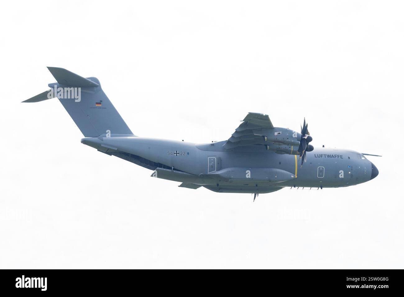 Vol de démonstration de l'avion de transport militaire Airbus A400M Atlas. ILA Berlin Air Show 2024 Banque D'Images