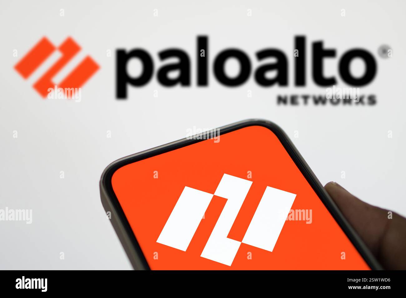 Dhaka, Bangladesh- 07 août 2024 : le logo Palo Alto Networks est affiché sur le smartphone. Palo Alto Networks est un leade de cybersécurité Banque D'Images