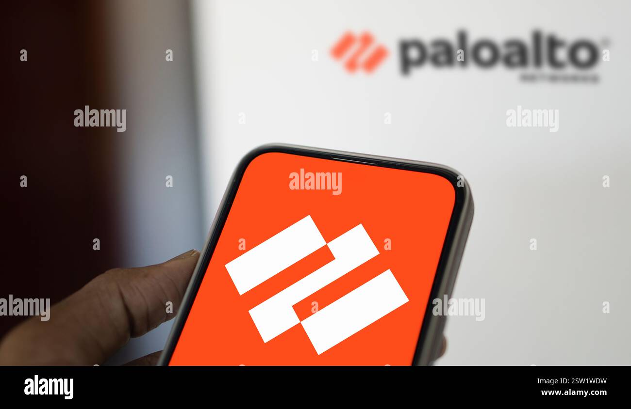 Dhaka, Bangladesh- 07 août 2024 : le logo Palo Alto Networks est affiché sur le smartphone. Palo Alto Networks est un leade de cybersécurité Banque D'Images