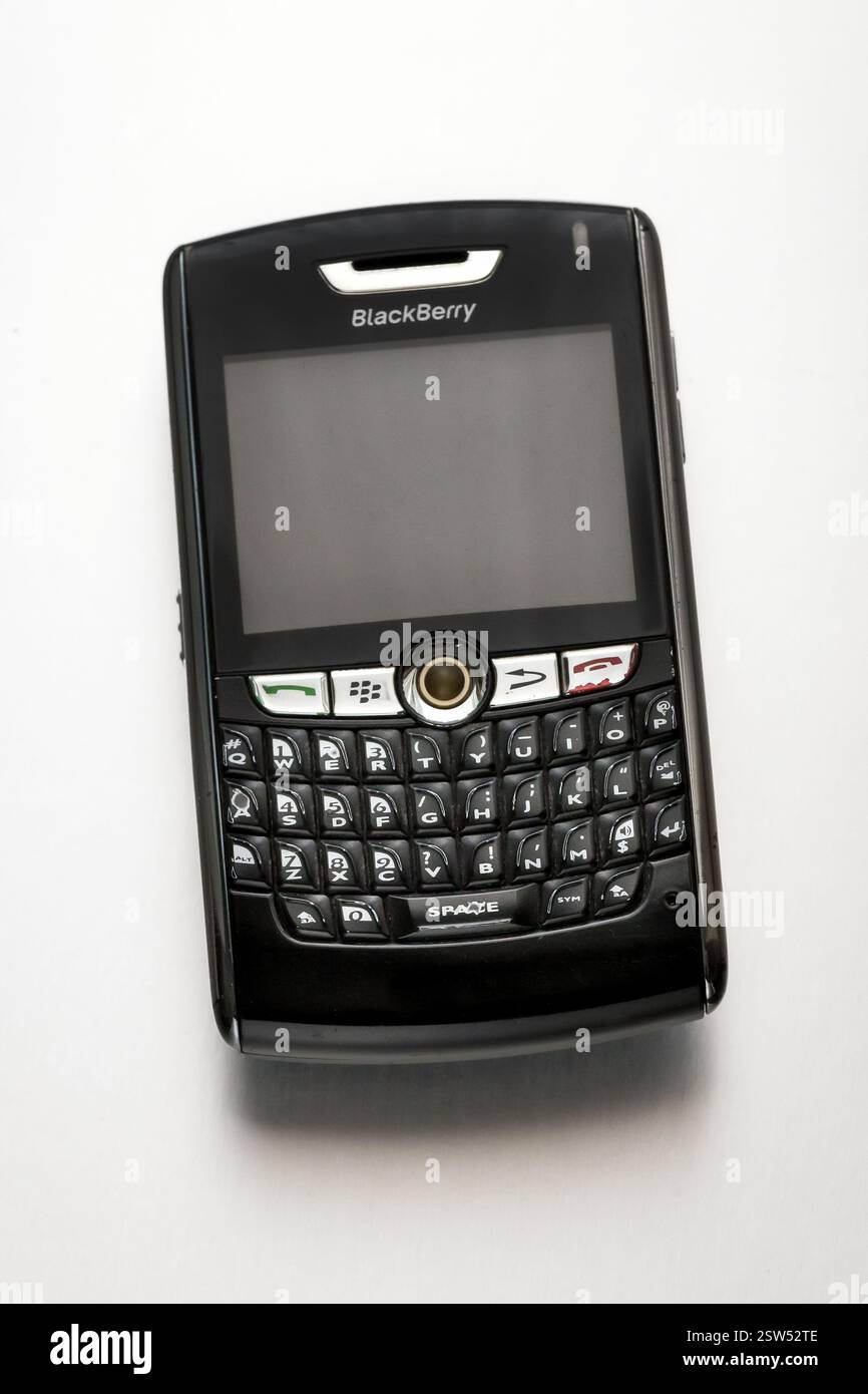 Terminal mobile BlackBerry 8800 vintage classique au design rétro et à l'innovation Banque D'Images