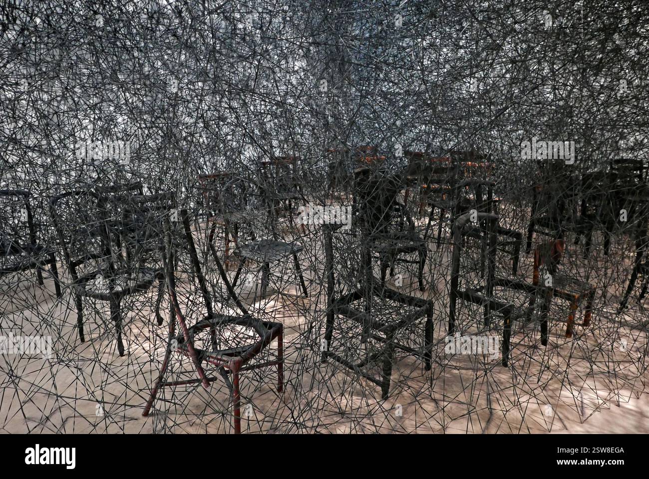 Chiharu Shiota, exposition Soul Trebles, In silence, Grand Palais, Paris, France, Europe Banque D'Images