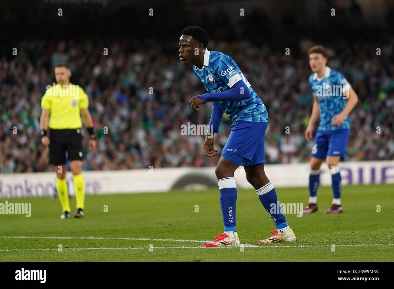 Hyllarion Goore (KAA Gent) lors du match de l'UEFA Conference League entre Real Betis et KAA Gent, à Benito Villamarin le 20 février 2025 à Séville, Banque D'Images