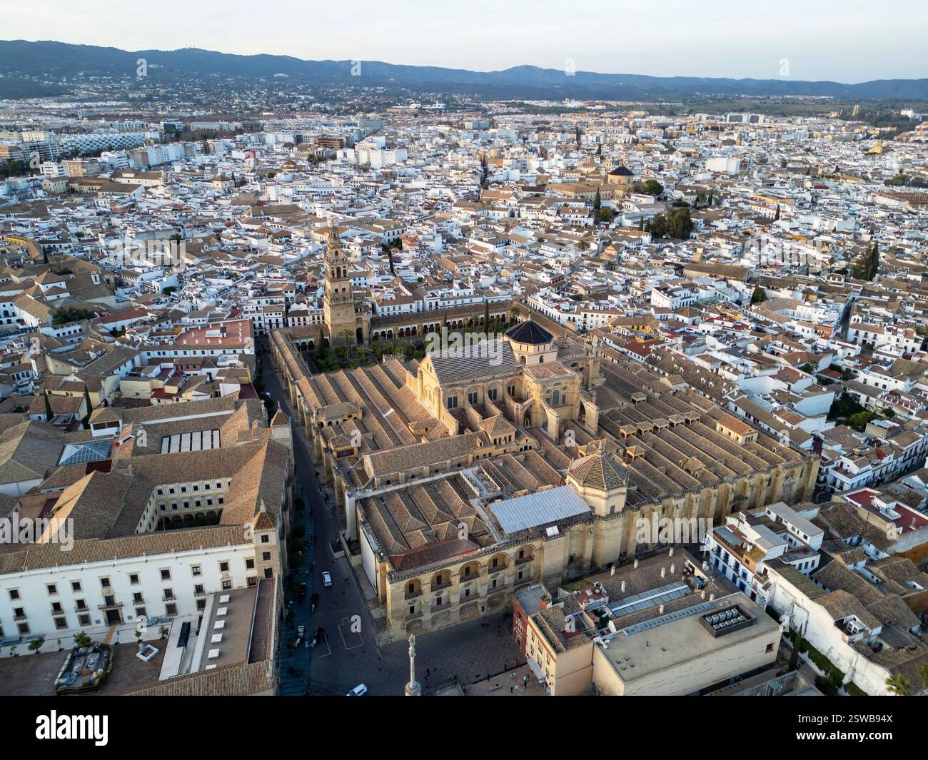 Vue aérienne de la mosquée-cathédrale de Cordoue, ville de Cordoue, Adalusia, Espagne Banque D'Images