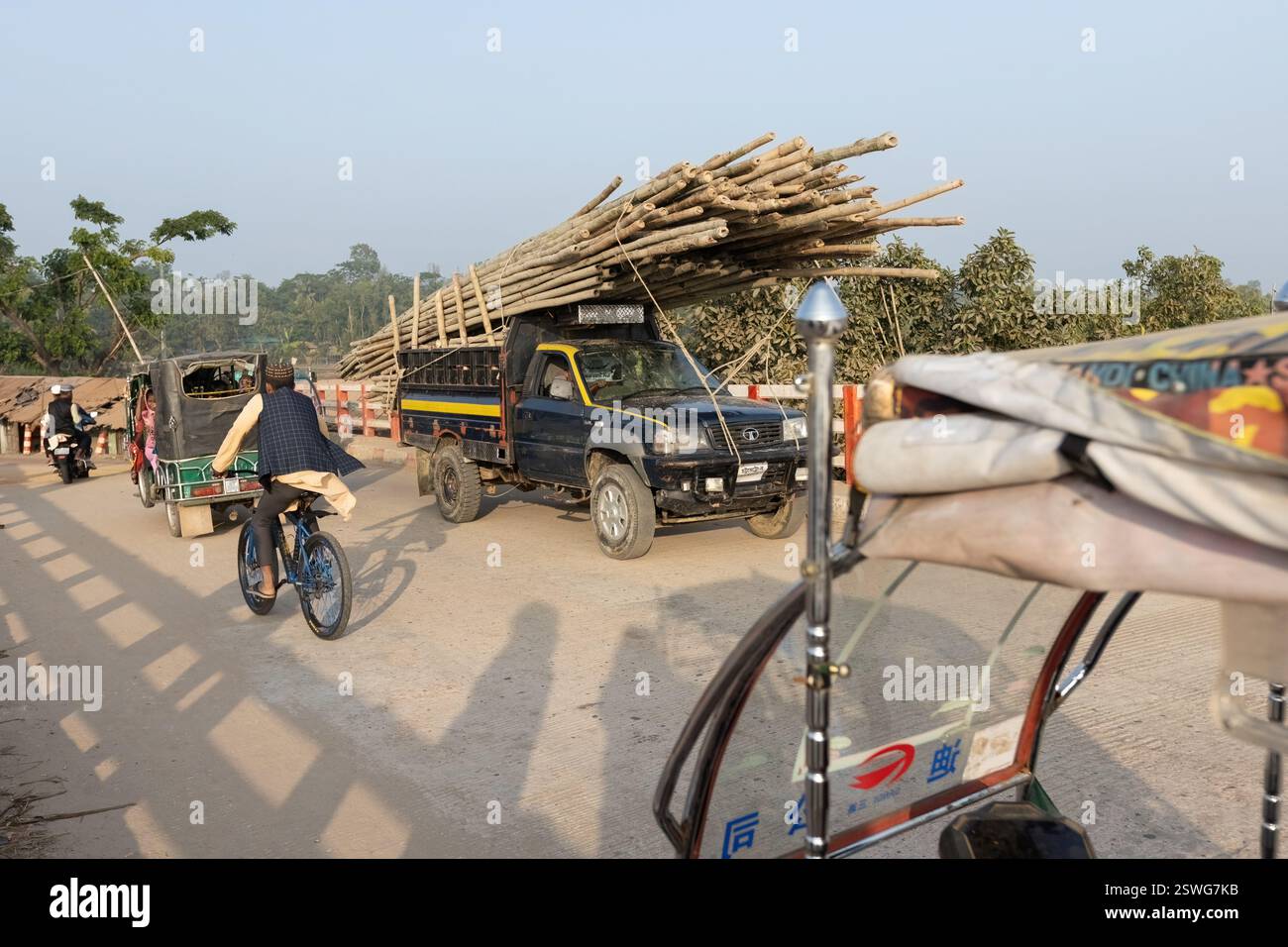 Transport de bambous à Inani Beach à Cox's Bazar Bangladesh Banque D'Images
