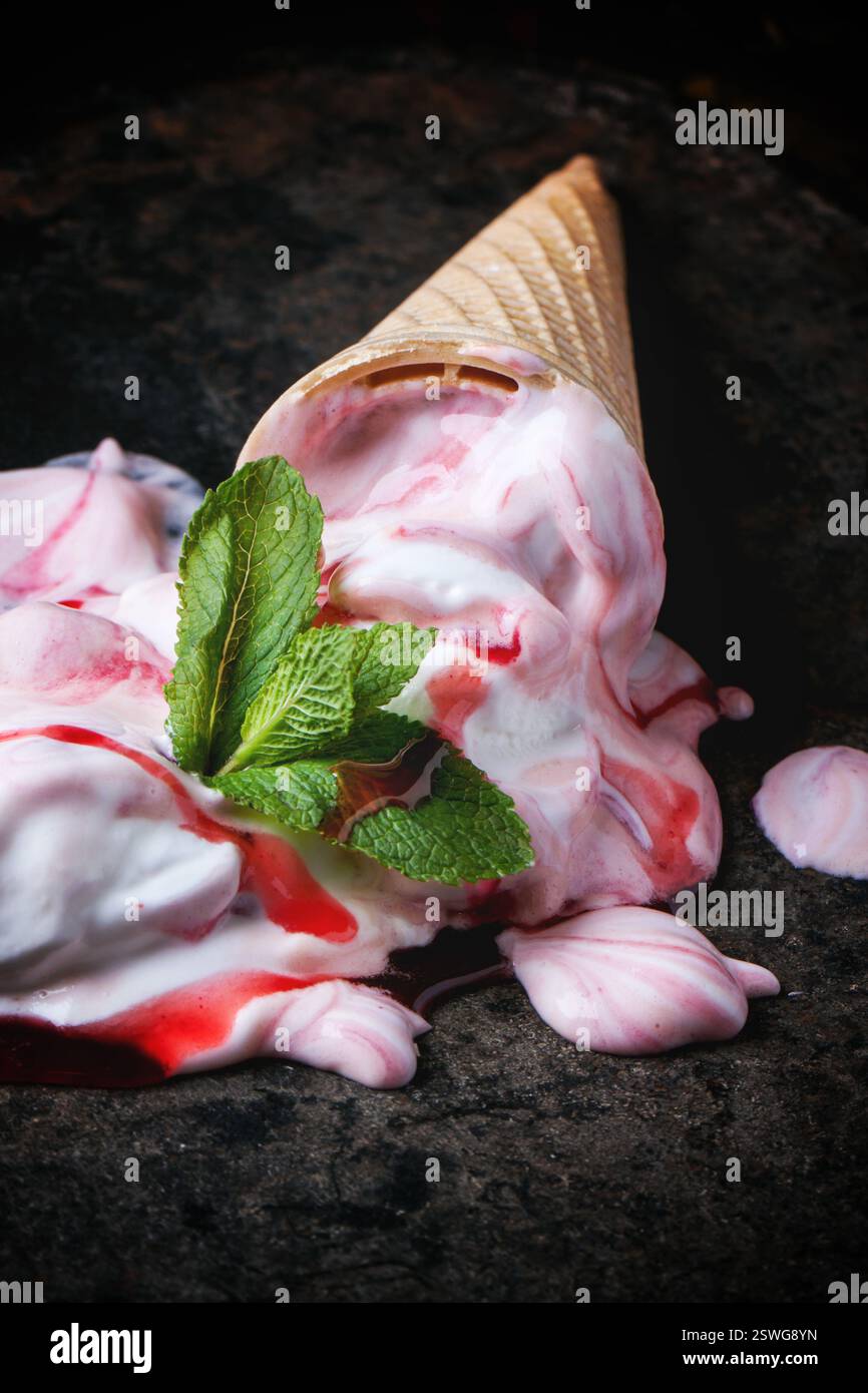 Glace à la fraise Banque D'Images
