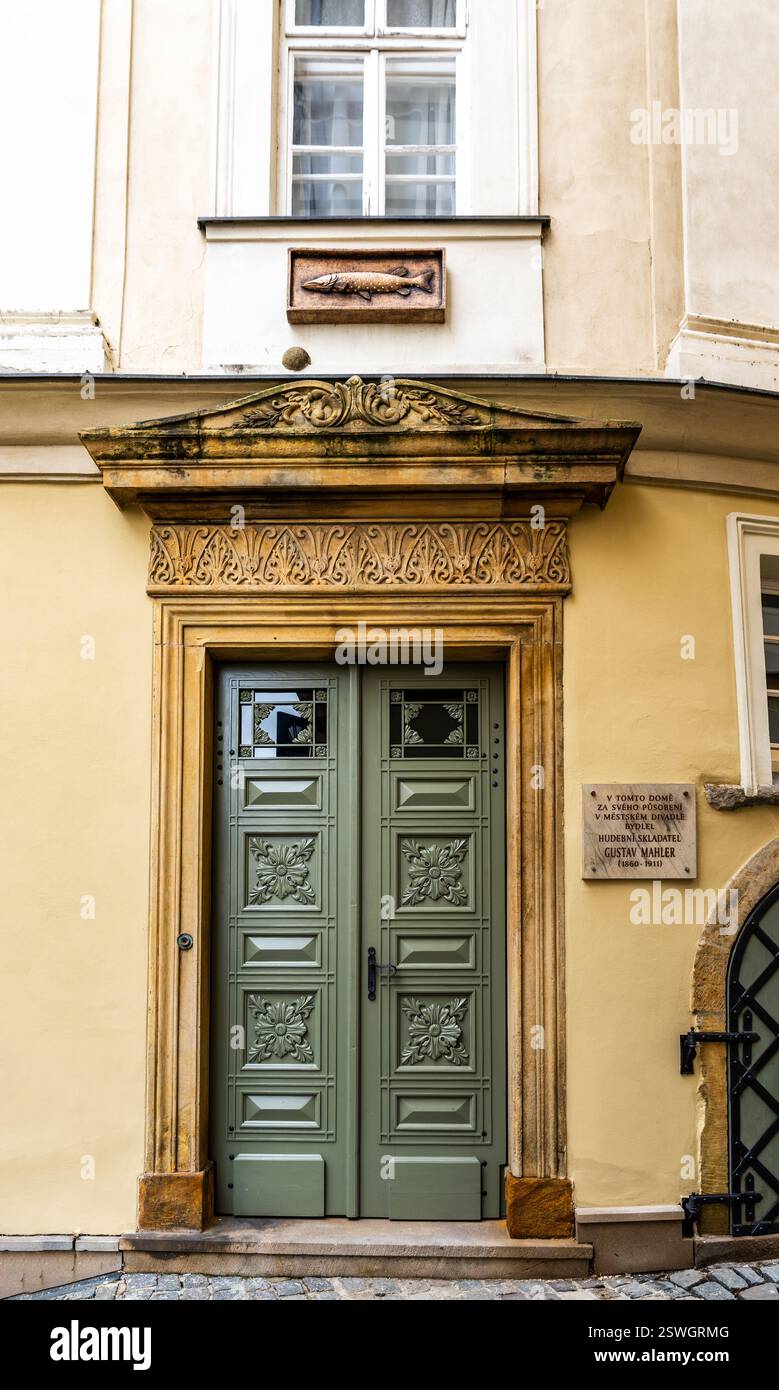 Maison au Golden Pike (en tchèque 'U Zlaté Pike'), où le compositeur Gustav Mahler a séjourné, à Horni namesti, Olomouc, Tchéquie Banque D'Images