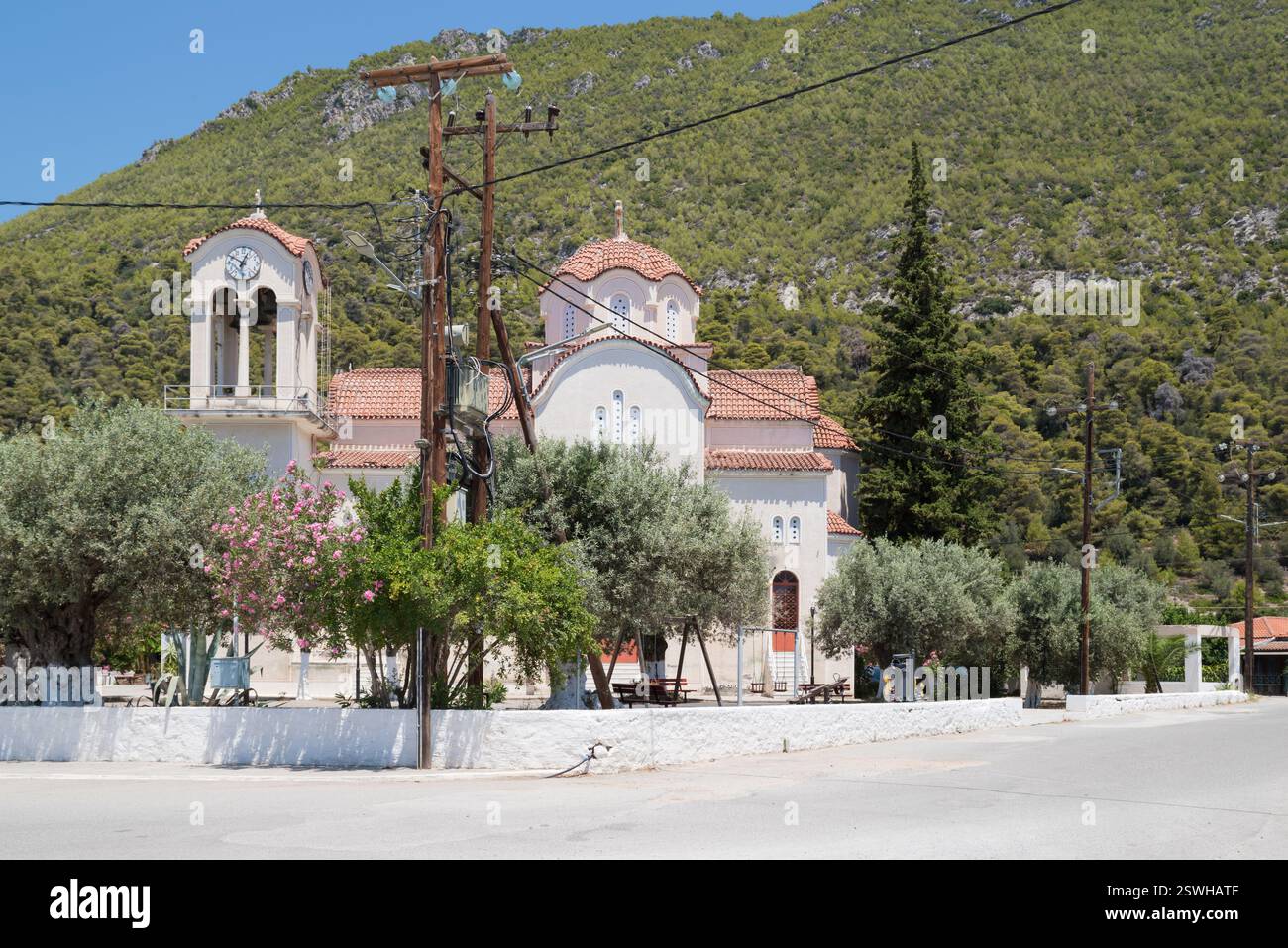 L'église de Saint Georges dans le village d'Agios Georgios, Evia Nord, Grèce Banque D'Images