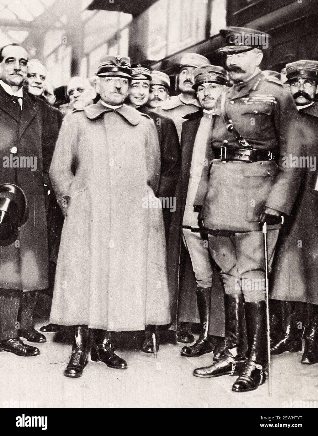 Le ministre de la Guerre britannique et le généralissime italien - Kitchener et Cadora Banque D'Images