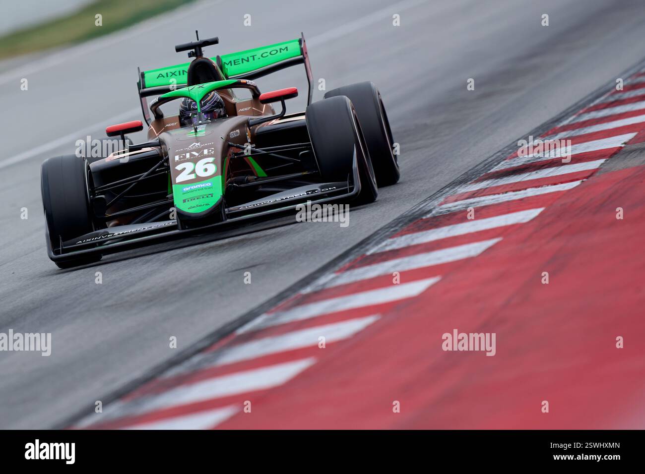 BARCELONE, ESPAGNE - 20 FÉVRIER : Javier Sagrera d'Espagne et AIX Racing (26) roulent sur piste lors des essais de formule 3 sur le circuit de Barcelona-Catalunya Banque D'Images