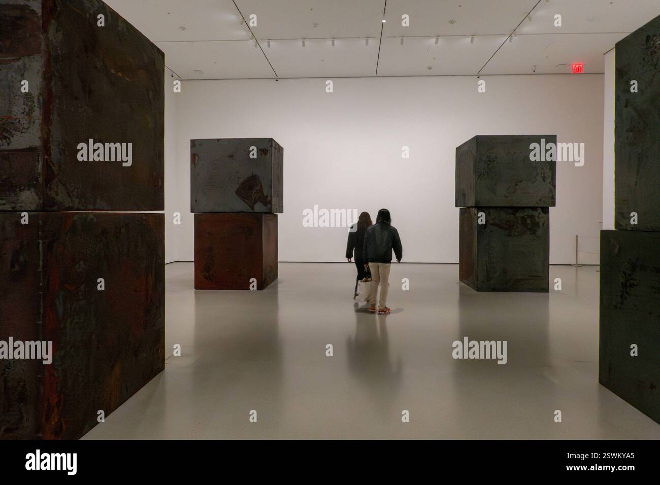 Richard Serra, Equal, 2015, acier forgé résistant aux intempéries, 8 blocs, musée d'art moderne, New York, États-Unis Banque D'Images