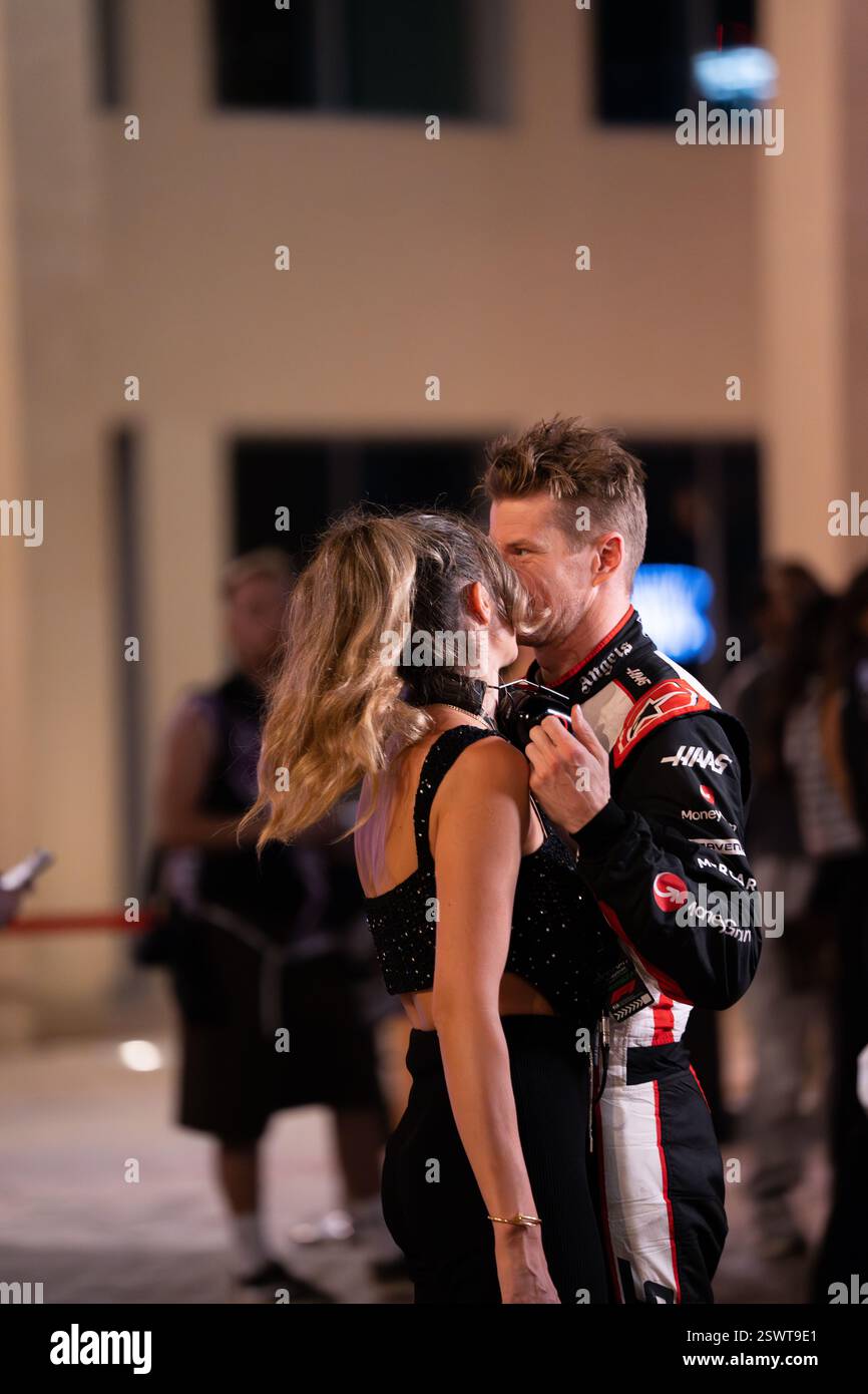 Nico Hülkenberg d'Allemagne et Haas, dans le paddock pendant la journée de course de formule 1 Etihad Airways Abu Dhabi Grand Prix 2024 à Yas Marina Banque D'Images