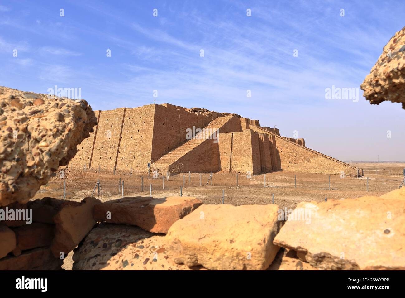 Le ziggourat restauré dans l'ancien Ur, temple sumérien, Irak Banque D'Images