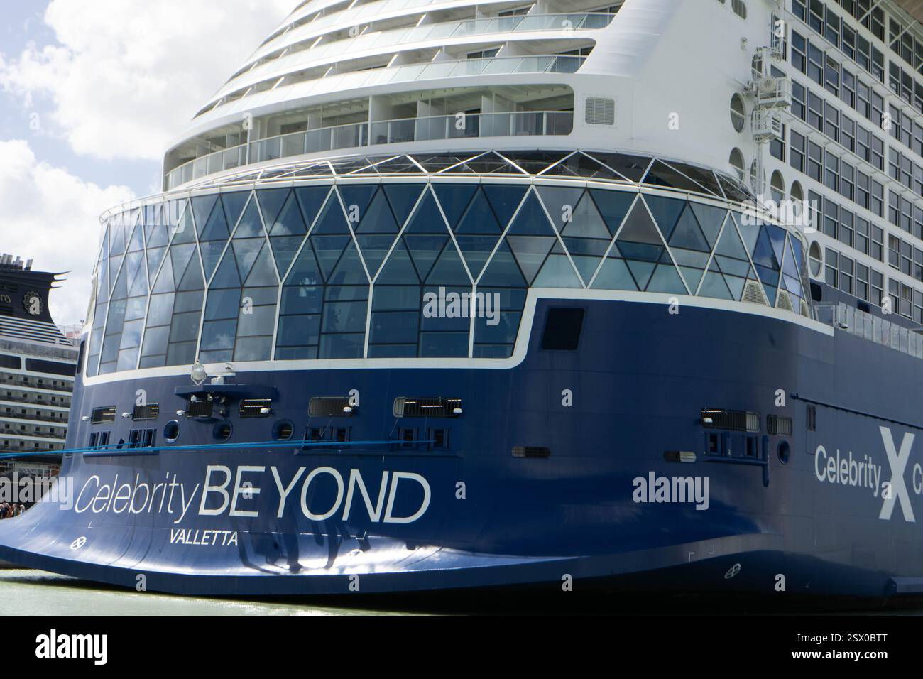 Le Celebrity Beyond est un navire de croisière exploité par Celebrity Cruises, marquant ainsi le troisième navire de sa série Edge innovante. Elle a été construite à Banque D'Images