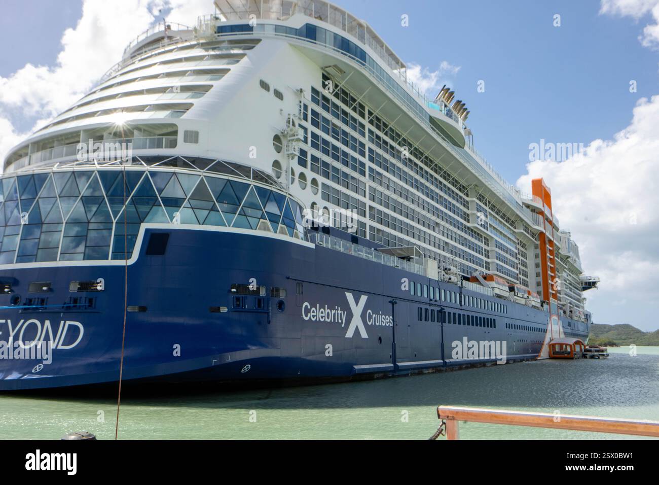 Le Celebrity Beyond est un navire de croisière exploité par Celebrity Cruises, marquant ainsi le troisième navire de sa série Edge innovante. Elle a été construite à Banque D'Images