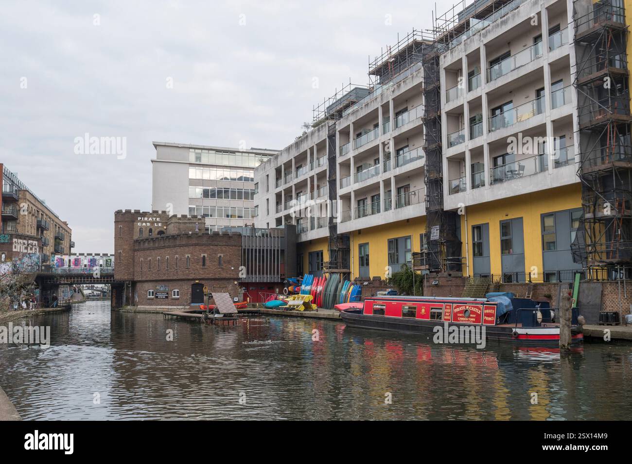 Vue générale du Regents canal à Primrose Hill, Londres, Royaume-Uni. Banque D'Images