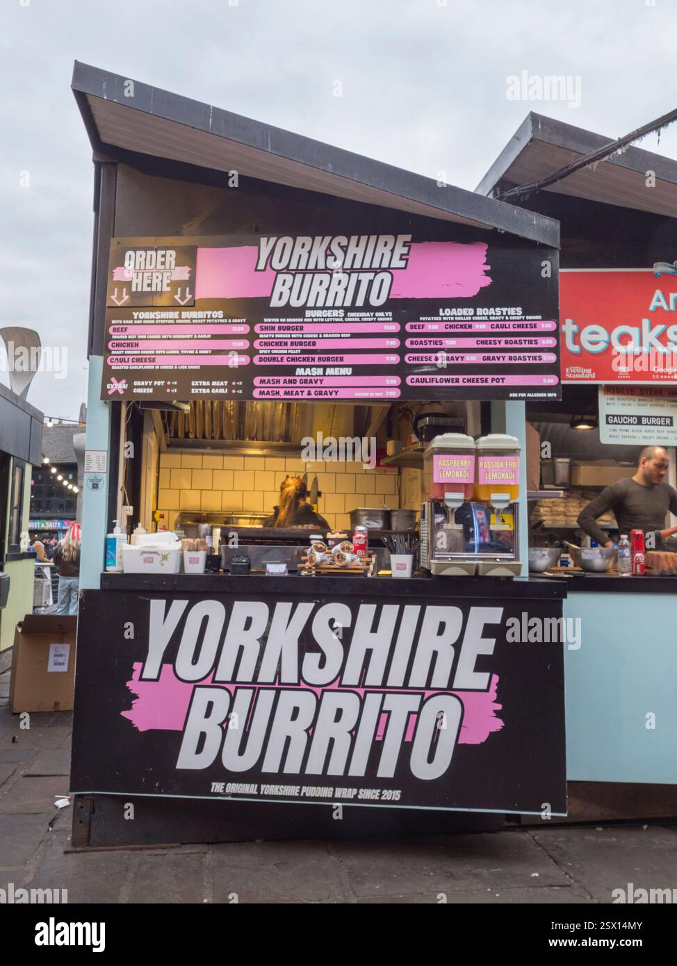 Le kiosque de restauration rapide Yorkshire Burrito à Camden Lock, Londres, Royaume-Uni. Banque D'Images