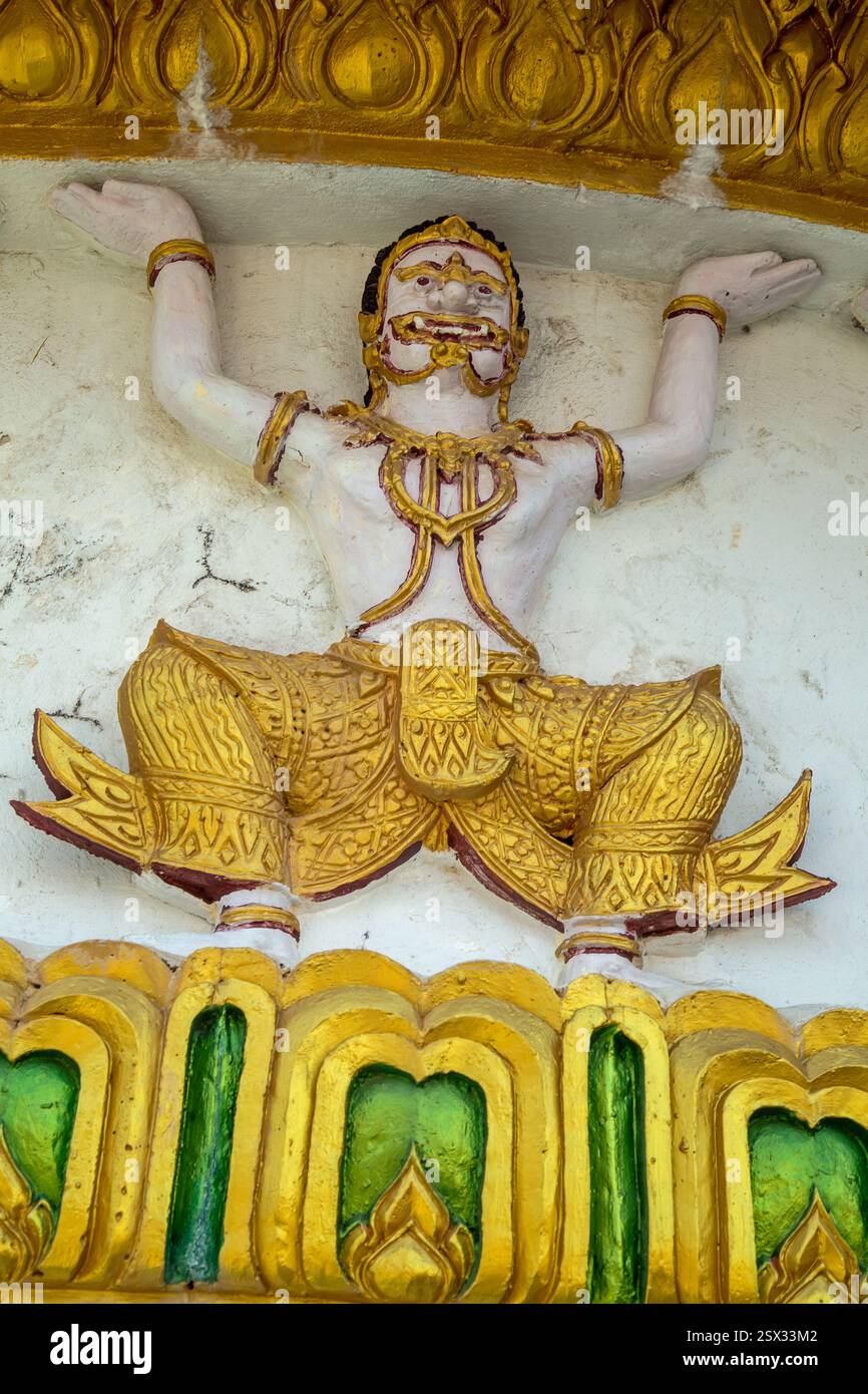 Wat Plai Laem, Bophut, Koh Samui, Thaïlande, 10 février, 2025, figure d'une divinité, ou gardien du temple Banque D'Images