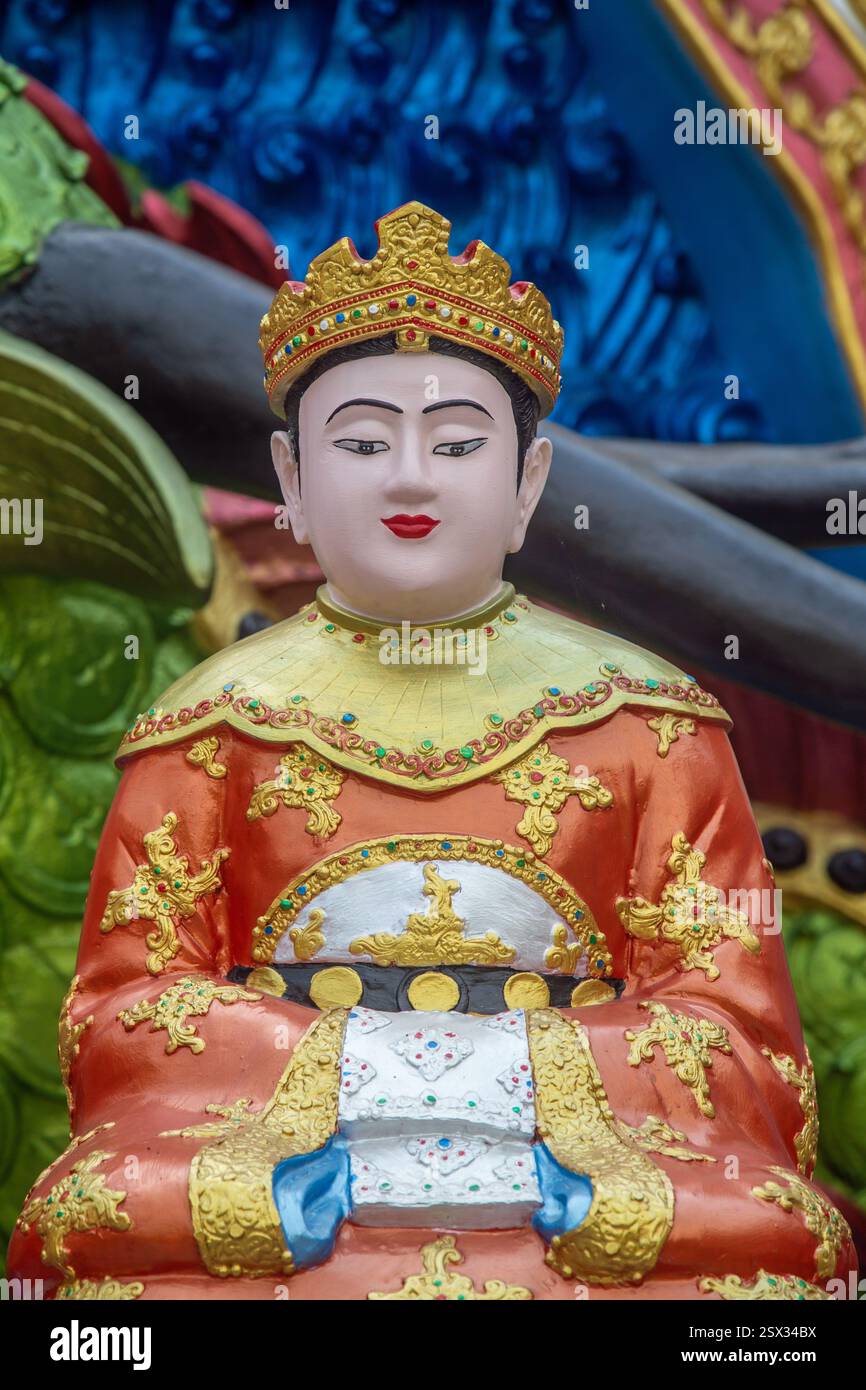 Wat Plai Laem, Bophut, Koh Samui, Thaïlande, 10 février, 2025, figure d'une divinité, ou gardien du temple Banque D'Images