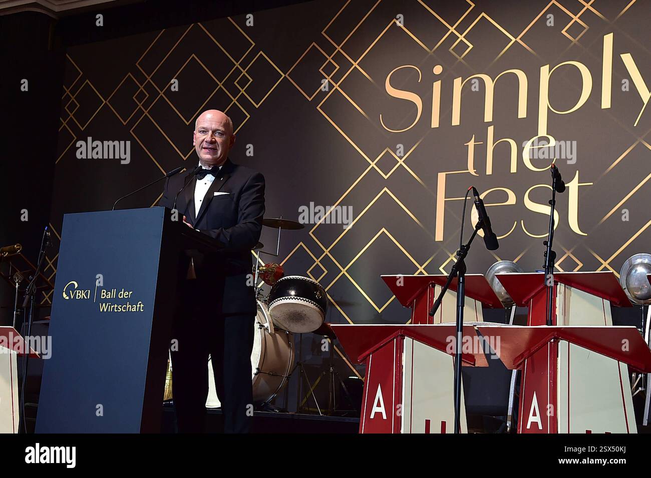 73.VBKI Ball Berlin Markus Voigt Präsident VBKI, hält Ansprache beim 73. VBKI Ball im Hotel Intercontinental zur 75.TEN Berlinale in Berlin, AM 17.02.2025 *** 73 VBKI Ball Berlin Markus Voigt Président VBKI, prononce un discours au VBKI Ball 73 à l'Hôtel Intercontinental pour la 75ème Berlinale à Berlin, le 17 02 2025 Photopress Mueller Banque D'Images