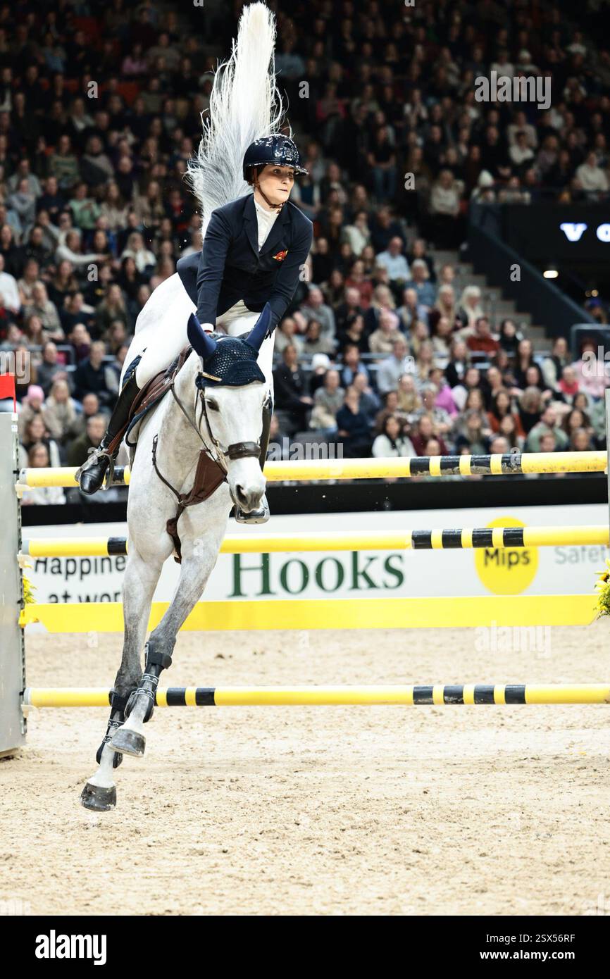 Gothenburg, Suède. 22 février 2025. Wilma Hellström de Suède avec Eleven lors du Trophée Gothenburg présenté par Volvo Cars au Gothenburg Horse Show le 22 février 2025, Gothenburg, Suède (photo de Maxime David - MXIMD Pictures) crédit : MXIMD Pictures/Alamy Live News Banque D'Images