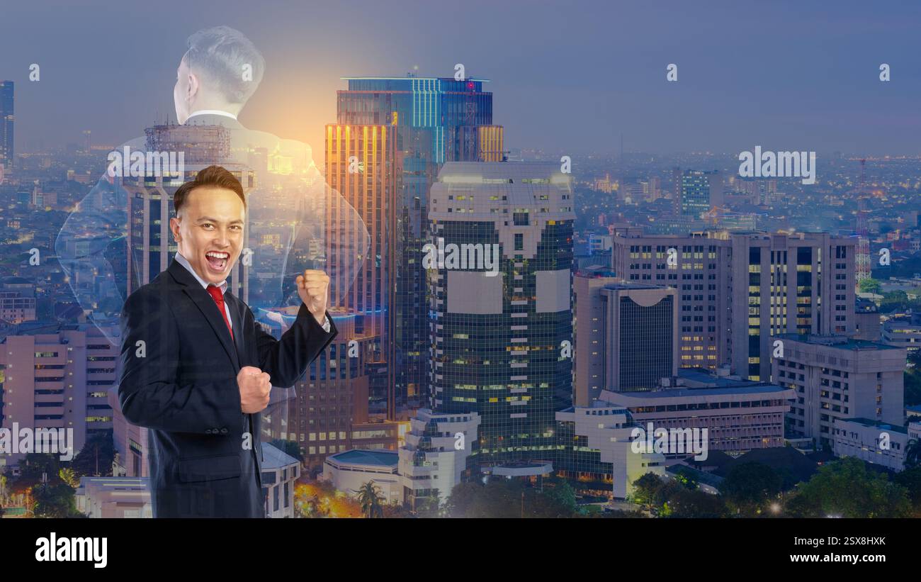 Hommes d'affaires debout avec fond de ville moderne. Double exposition. Concepts de travail d'équipe, de partenariat, de fusion et d'acquisition Banque D'Images