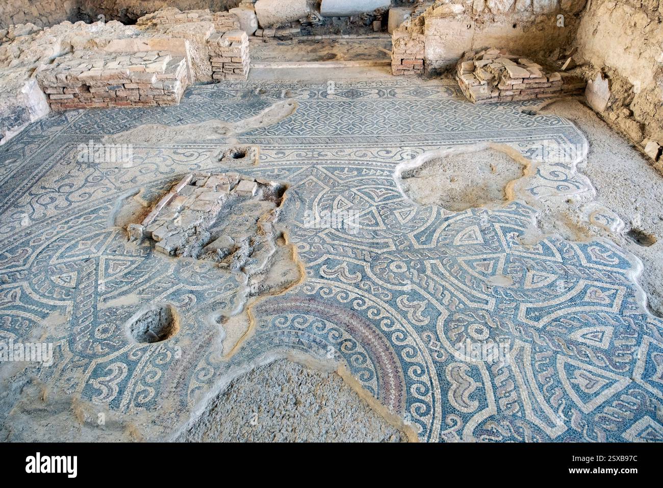 Le sol en mosaïque de triclinium dans la Villa Romana Salar, province de Grenade, Andalousie, Espagne. Banque D'Images