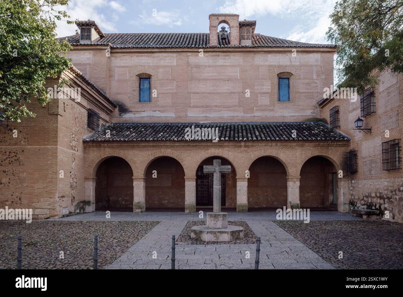 Vue extérieure de l'église de l'ancien couvent de Santa Catalina, maintenant un parador touristique national dans la ville d'Almagro, Ciudad Real, Espagne, Europe Banque D'Images