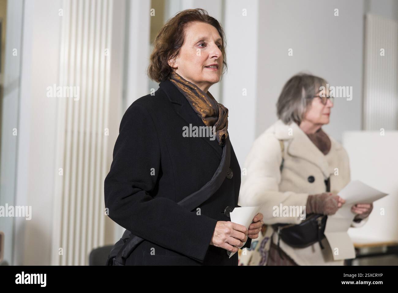 Britta Ernst, femme d'Olaf Scholz (Chancelier de la République fédérale d'Allemagne, SPD) arrivant au bureau de vote de la Chambre de Comm. De Potsdam Banque D'Images