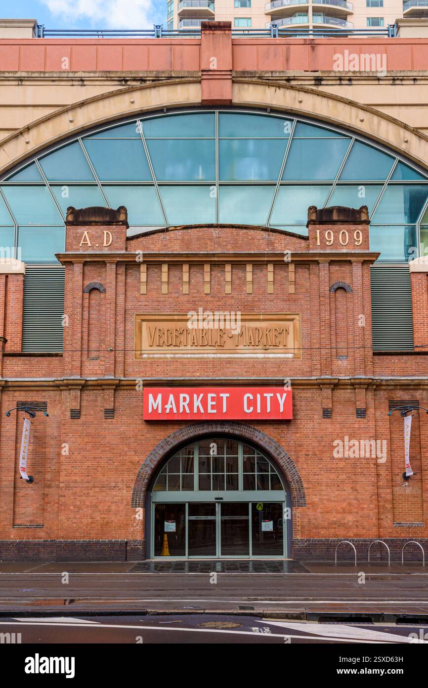 Façade en briques rouges de Paddy's Markets, Haymarket, Sydney, Nouvelle-Galles du Sud, Australie Banque D'Images