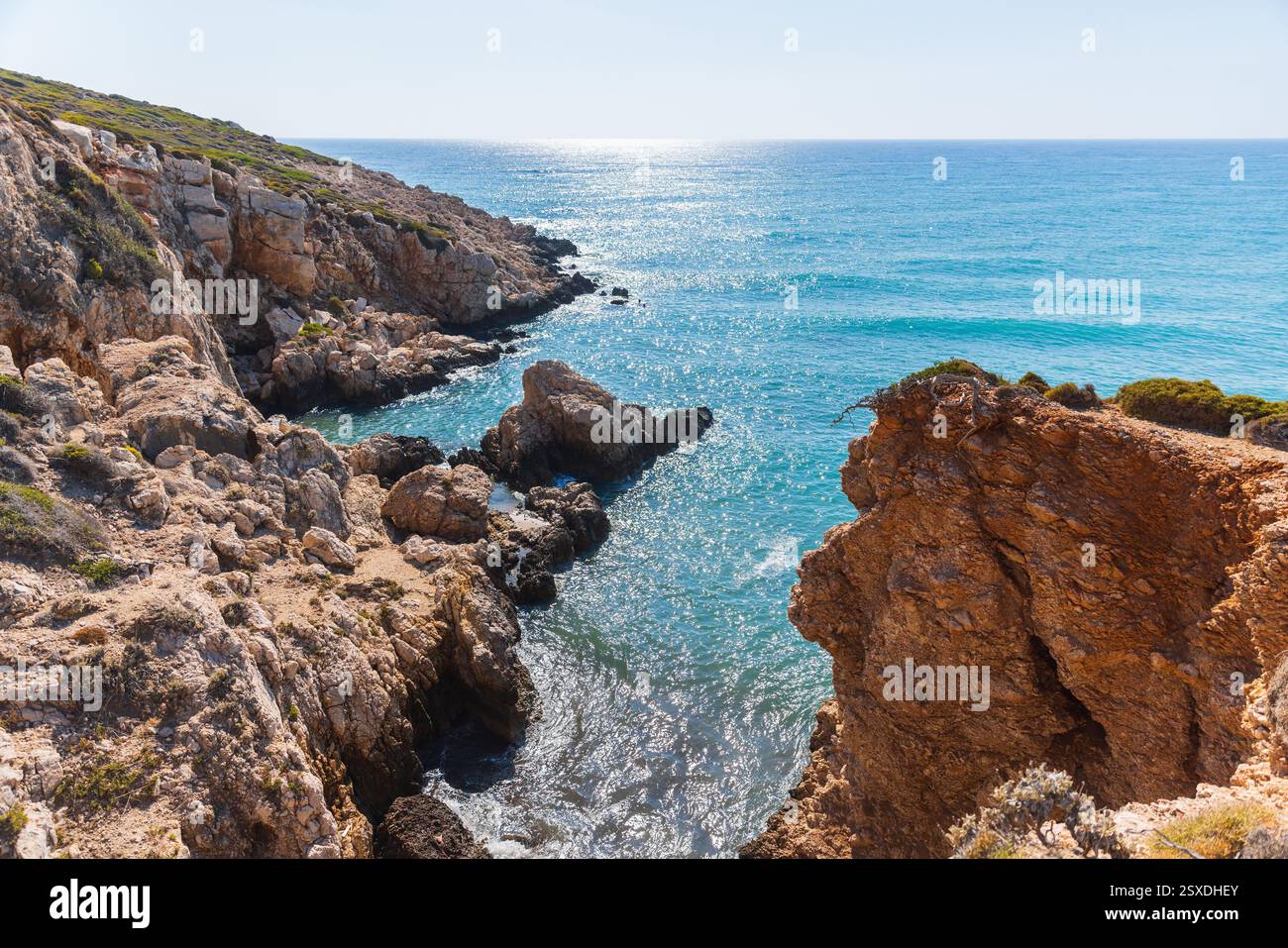 Photo de paysage aérien avec les côtes rocheuses de l'extrémité sud de la plage de Patara. Turquie Banque D'Images
