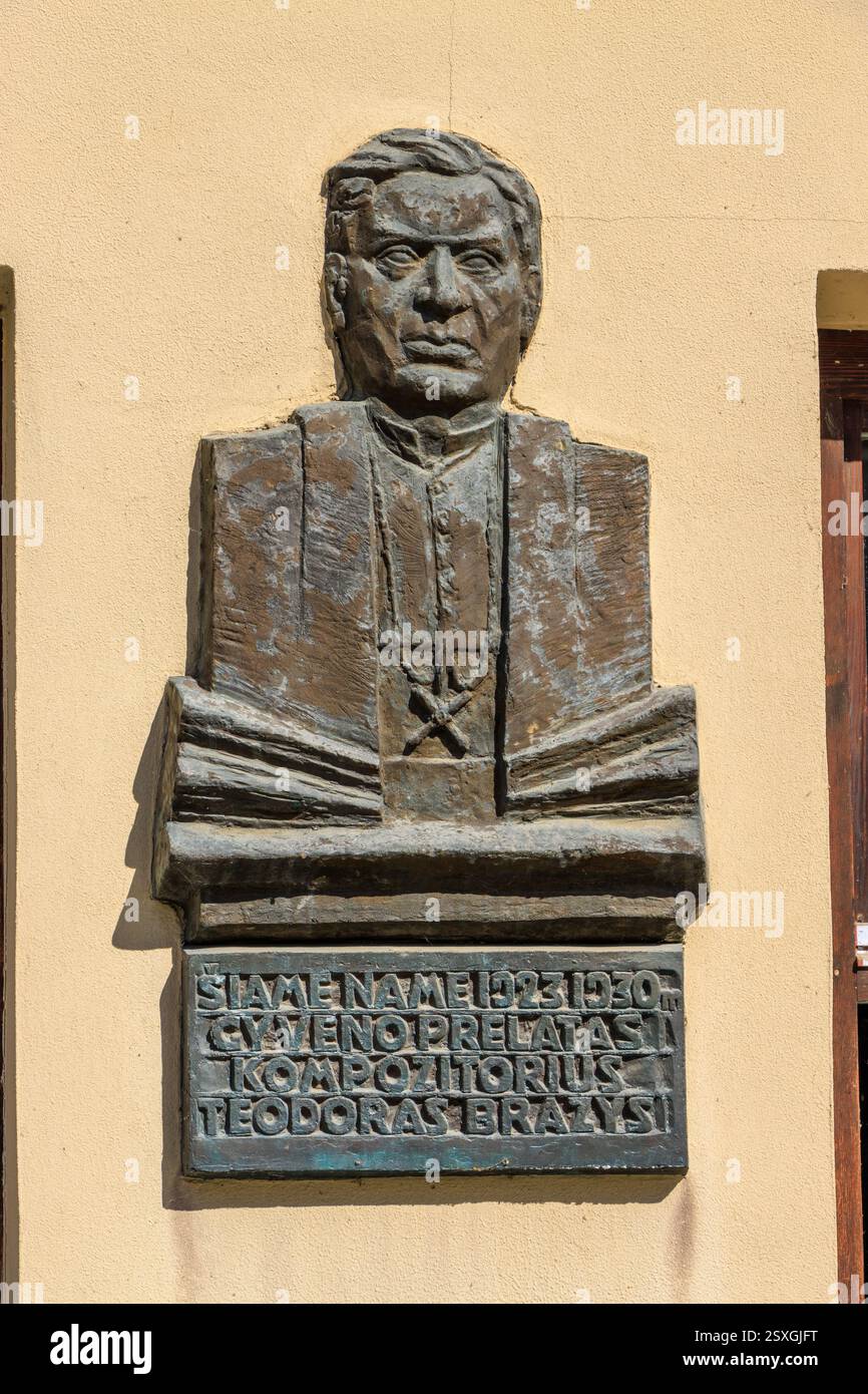 Kaunas. Plaque commémorative de Teodoras Brazys. Teodoras Brazys est un prêtre lituanien, organiste, maître de chœur, professeur, musicologue, et compositeur. Banque D'Images