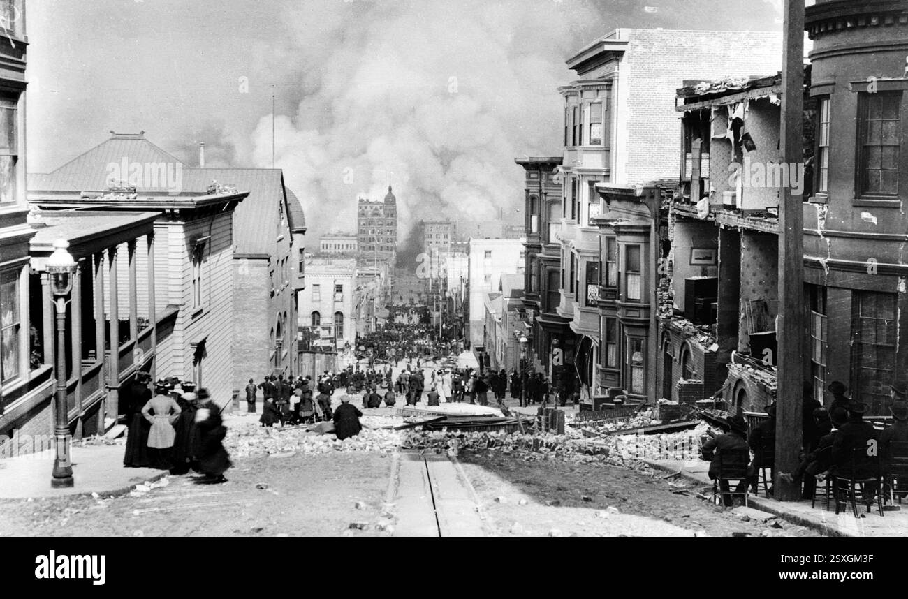 Tremblement de terre de San Francisco. 18 avril 1906. Regardant vers l'incendie sur Sacramento Street après le tremblement de terre de 1906. Photo d'Arnold Genthe. Banque D'Images