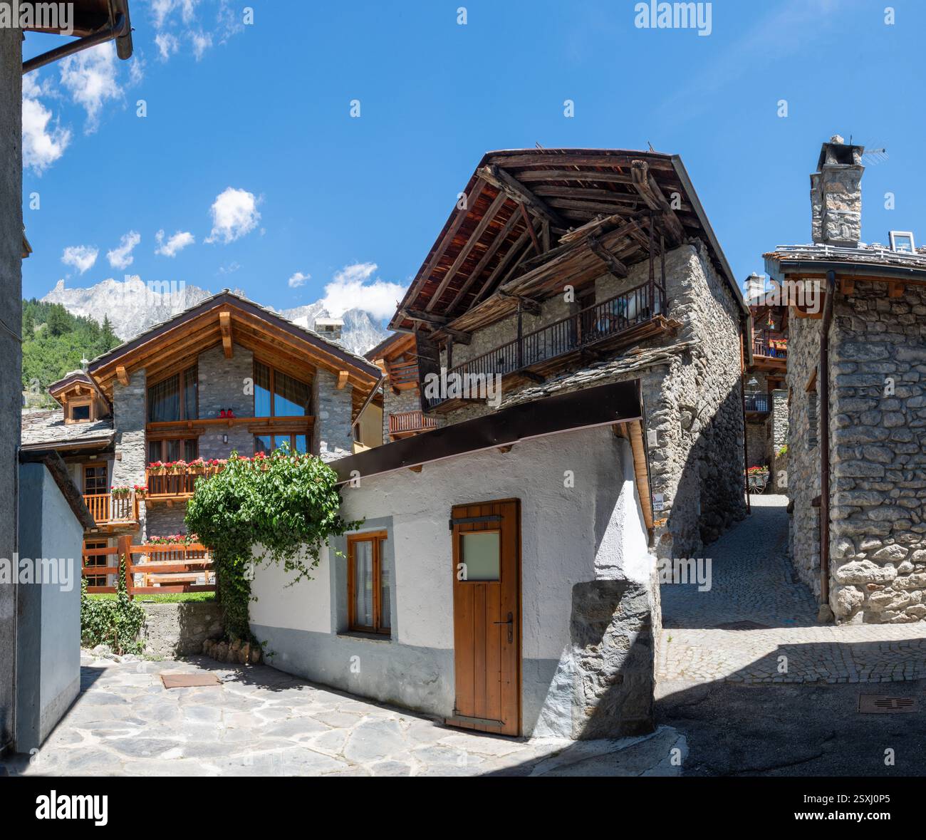 Le massif des grands Jorasses Entreves - Val Ferret vallée en Italie. Banque D'Images