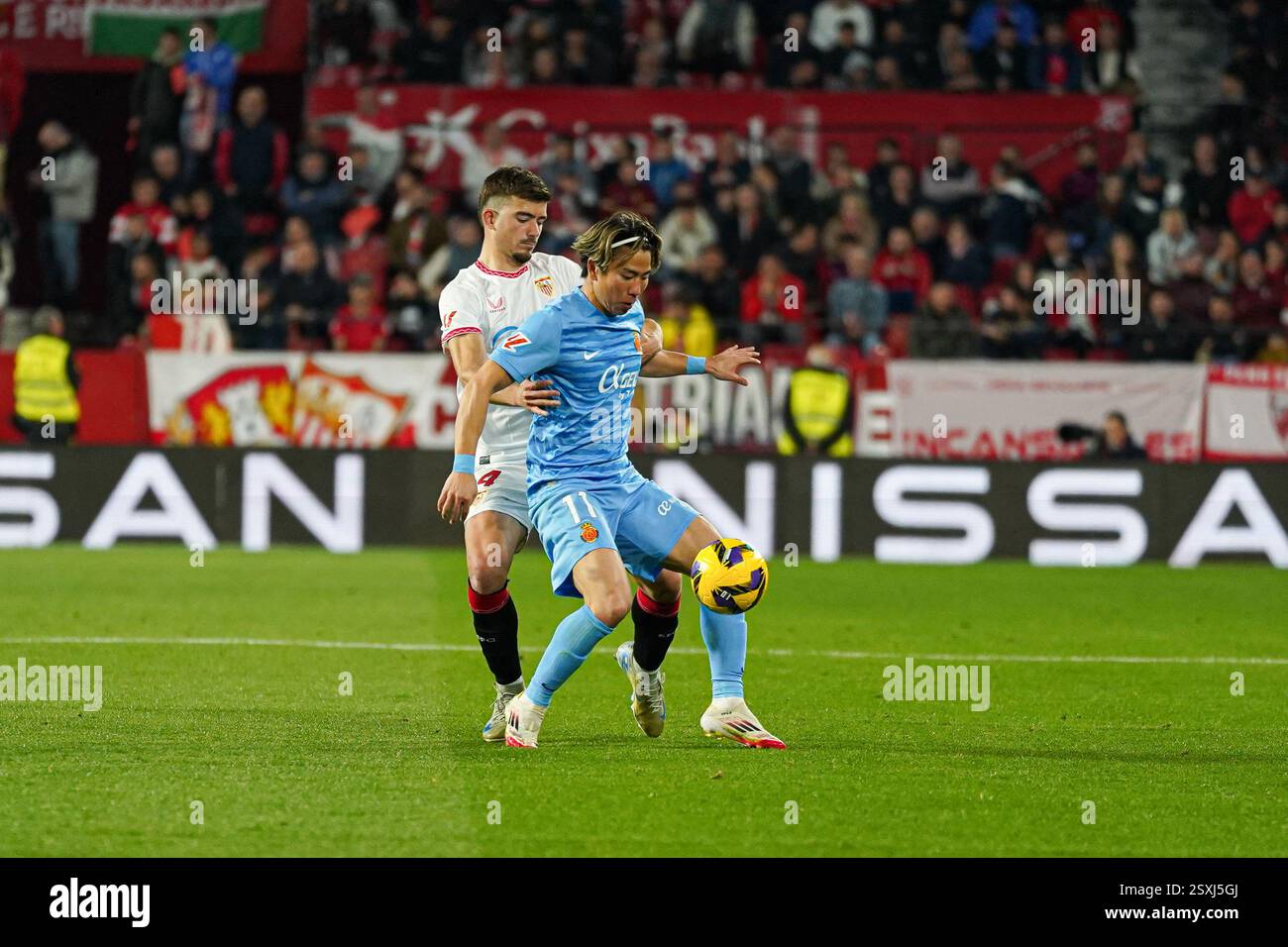 Takuma Asano (RCD Mallorca) lors du match de LaLiga entre Sevilla FC et RCD Mallorca, à Sanchez Pizjuan le 24 février 2025 à Séville, Espagne Banque D'Images
