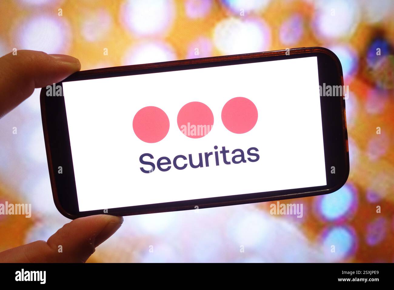 Pologne. 22 février 2025. Dans cette illustration photo, le logo de la société Securitas AB est affiché sur l'écran d'un smartphone. (Crédit image : © Piotr SWAT/SOPA images via ZUMA Press Wire) USAGE ÉDITORIAL SEULEMENT! Non destiné à UN USAGE commercial ! Banque D'Images