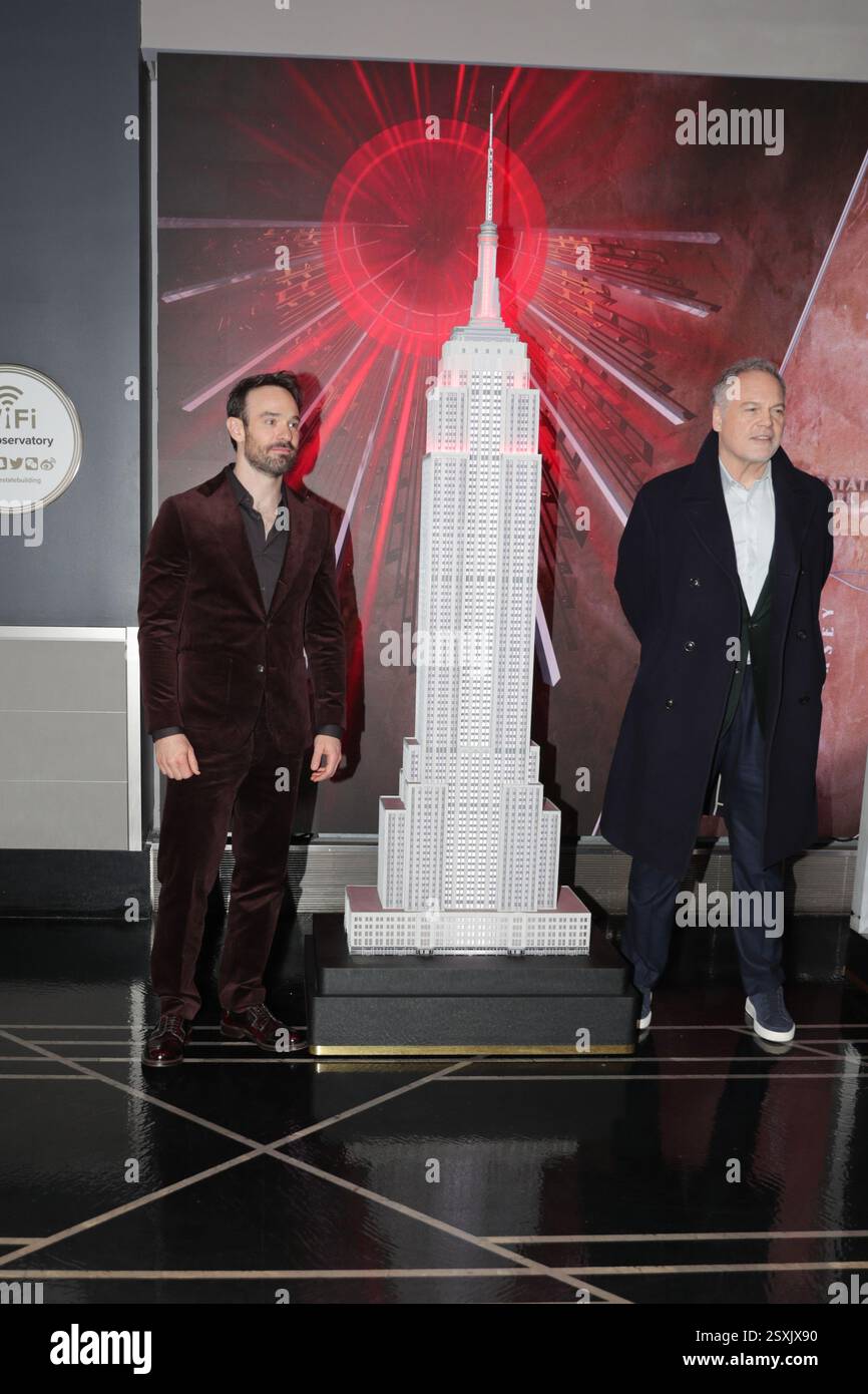 New York, États-Unis. 24 février 2025. NEW YORK, NEW YORK - 24 FÉVRIER : Charlie Cox et Vincent D'Onofrio assistent à l'événement de lancement sur tapis rouge 'Daredevil : Born Again' à l'Empire State Building le 24 février 2025, à New York. L'événement a célébré la prochaine série Disney, qui voit Cox reprendre son rôle de Matt Murdock/Daredevil et D'Onofrio revenir dans le rôle de Wilson Fisk/Kingpin. La première de la série est prévue pour le 4 mars 2025. (Photo : Giada Papini Rampelotto/EuropaNewswire/Sipa USA). Crédit : Sipa USA/Alamy Live News Banque D'Images